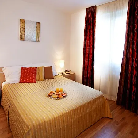 3-1 Of 11 In An Exclusive By Italian * Tremezzo